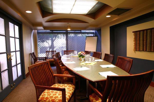 Quality Hotel Downtown-Inn At False Creek Vancouver Facilities photo