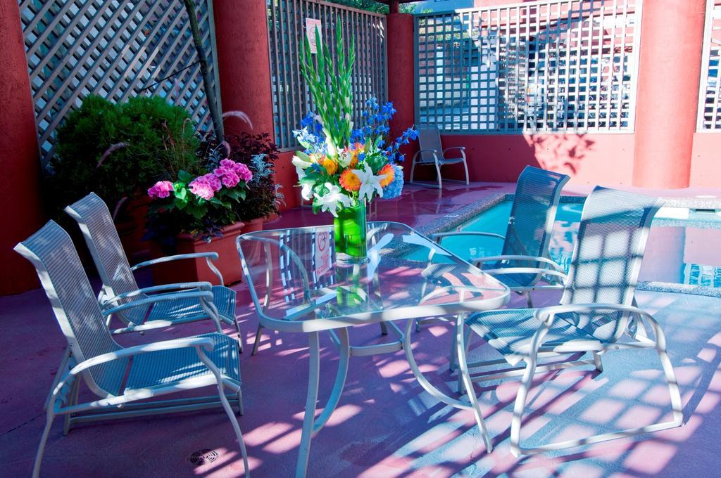 Quality Hotel Downtown-Inn At False Creek Vancouver Facilities photo